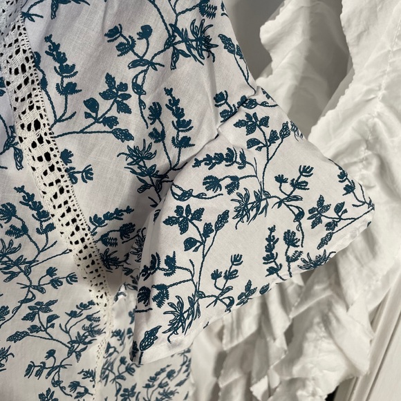 DKNY Floral Spring Top Medium NWT - Picture 4 of 10